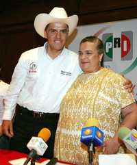 Beatriz Paredes, presidenta nacional del Partido Revolucionario Institucional (PRI), acompaña por el candidato a la alcaldía de Tepic, Roberto Sandoval, dijo que el tricolor sigue siendo la primera fuerza del estado