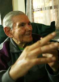 Héctor García en su casa, anteayer. El prestigiado fotógrafo cumplirá 85 años el próximo 23 de agosto