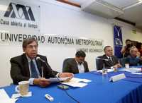 Cuauhtémoc Cárdenas, Joel Flores Rentería, Renán Báez y Arnaldo Córdova en el foro de la UAM