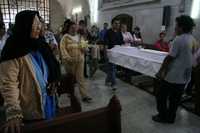 En la comunidad de Tlaltenango, Zacatecas, se realizó el funeral de las tres personas que murieron al ser arrastradas por la corriente desbordada del arroyo Xaloco