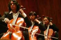 Jóvenes músicos lograron con sus notas quitar el tono solemne y hasta fúnebre que suele tener un concierto de música clásica