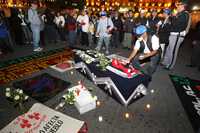 Aspecto de la marcha silenciosa al Zócalo del DF en memoria a las víctimas del VIH