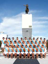 Los jugadores del Puebla se tomaron la fotografía oficial con la franja pintada en el torso