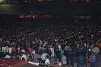Más de 20 mil tijuanenses entonaron los éxitos de El Potrillo, la noche del jueves