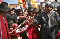 El presidente de Bolivia, Evo Morales, reanudó este sábado en la localidad aymara de Warisata su campaña por el sí rumbo a la consulta revocatoria de mandatos que se llevará a cabo el próximo día 10