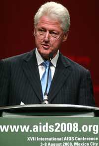 El ex presidente de Estados Unidos Bill Clinton durante su exposición en la Conferencia Internacional sobre Sida