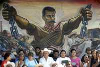 En memoria al héroe. Cientos de campesinos se reunieron en Anenecuilco, Morelos, para conmemorar el 129 aniversario del natalicio de Emiliano Zapata