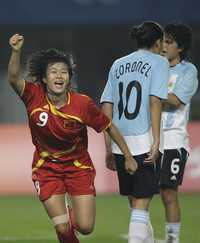 La selección femenina de China enfrentará a Japón en los cuartos de final, luego de pasar por encima del representativo de Argentina
