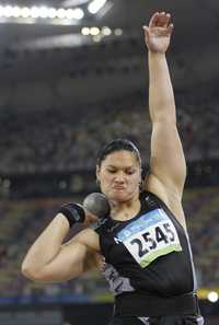 Valerie Vili, de Nueva Zelanda, lanzó la bala 20.56 metros