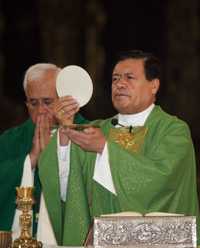 El cardenal Norberto Rivera Carrera durante la homilía dominical en la Catedral Metropolitana