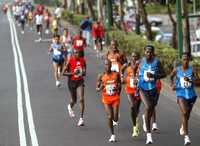 Los kenianos dominaron desde los kilómetros iniciales el maratón de la ciudad de México