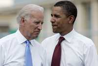 Biden posa junto a Obama en Springfield después de que éste lo designó compañero de fórmula
