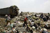 Reciclaje en un basurero de la ciudad de México. Por segundo año consecutivo el país quedó a la retaguardia de la expansión regional