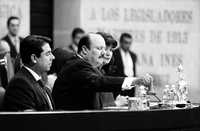César Duarte, al centro, asumió la presidencia de la mesa directiva de la Cámara de Diputados. Lo acompañan José Luis Espinosa, vicepresidente, y Margarita Arenas, secretaria por el PAN