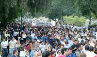 Protesta de trabajadores sindicalizados contra la política económica de Felipe Calderón, el pasado día primero