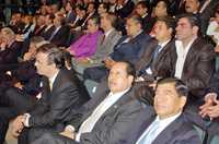 En la imagen, de izquierda a derecha, en primer plano, el jefe de Gobierno del Distrito Federal, Marcelo Ebrard, y los mandatarios de Puebla, Mario Marín y de Michoacán, Leonel Godoy