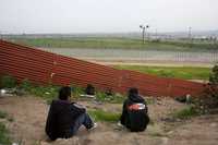 Informes indican que 480 estadunidenses se han visto afectados en sus propiedades, debido a la construcción del muro fronterizo y 270 más aún negocian sus predios