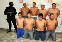 En el estado de México detuvieron a ocho de presuntos secuestradores que dijeron pertenecer a La Familia Michoacana 