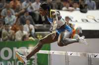 La caribeña Melanie Walker revalidó su título de campeona en 400 metros vallas