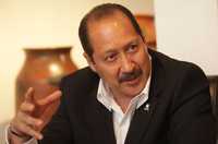 Leonel Godoy Rangel, gobernador del estado de Michoacán, durante la entrevista con La Jornada