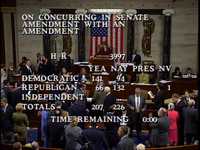 Imagen televisiva del resultado de la votación del plan de rescate en la Cámara de Representantes