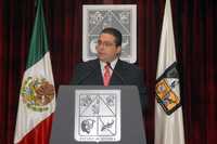 Roberto Ruibal Astiazarán, secretario de Gobierno de Sonora, en la conferencia de prensa que dio para anunciar su renuncia a ese cargo y que contenderá por la presidencia del PRI en aquel estado