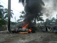 Cañeros del ingenio La Margarita, localizado en Acatlán de Pérez Figueroa, Oaxaca, quemaron tres vehículos de la factoría, en protesta por que el Grupo Machado no ha finiquitado la deuda por el suministro de la materia prima en la zafra 2007-2008