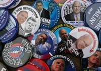 Botones de las campañas presidenciales a la venta en Nueva York