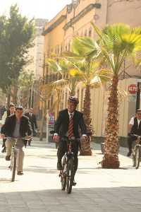 El jefe de Gobierno, Marcelo Ebrard, como cada primer lunes de mes, ayer se trasladó en bicicleta a sus oficinas