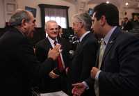 CORRILLOS Durante la sesión ordinaria de ayer en el Senado, Pablo Gómez, acompañado de Francisco Labastida, Ricardo García Cervantes y Rubén Camarillo