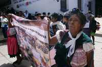 Mujeres chiapanecas participaron ayer en San Cristóbal de las Casas en la clausura de la caravana procedente de Ciudad Juárez