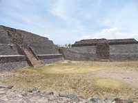 La zona arqueológica de Peralta abarca aproximadamente 150 hectáreas, en las cuales están distribuidos seis grandes conjuntos: la zona nuclear y cinco asentamientos periféricos