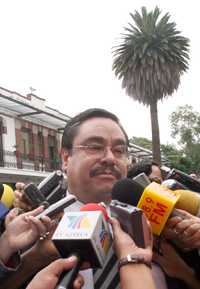 Carlos Pavón, al acudir a Gobernación en 2006