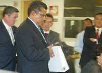 El ex secretario de Seguridad Pública capitalina Joel Ortega, a su llegada al juzgado
