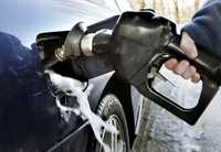 Gasolinera en Lawrence, Massachusetts. Los precios del petróleo siguen a la baja
