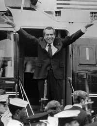 El presidente Richard Nixon abandona en helicóptero la Casa Blanca el 9 de agosto de 1974 tras renunciar