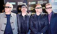 En su página web, la banda irlandesa anunció el lanzamiento de su nuevo disco No Line on the Horizon, para el 2 de marzo. Arriba, imagen de febrero de este año, durante el arribo del grupo al Festival Internacional de Cine de Dublín, donde presentaron U2 3D