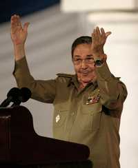 El presidente cubano, Raúl Castro, encabezó ayer en Santiago los festejos por el 50 aniversario del triunfo de la revolución