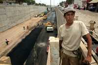 Trabajadores en obras viales en el Distrito Federal