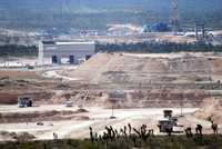 Vista panorámica de la mina Peñasquito, Zacatecas, de donde la empresa canadiense Golden Corp extraerá aproximadamente 13 millones de onzas de oro en 19 años. Sin embargo, tener  en sus tierras la segunda mina más importante del mundo no ha llevado progreso a los habitantes de Mazapil