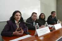 Jacqueline L’Hoist, Miguel Concha, Nuria Marrugat y Bernardo Romero durante el foro, en el Centro Cultural Universitario