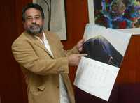 El director del Instituto de Astronomía de la Universidad Nacional Autónoma de México (UNAM), José Franco, durante la entrevista con La Jornada