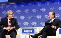 Ernesto Zedillo y Felipe Calderón durante una sesión plenaria desarrollada ayer en el Foro Económico Mundial de Davos, en la que se trató la crisis financiera internacional
