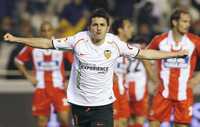 David Villa festeja su gol ante el Almería, que cayó 3-2 contra Valencia