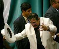 Andrés Bermúdez, al término de la toma de posesión del presidente Felipe Calderón en el salón de plenos de la Cámara el primero de diciembre de 2006