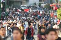 Integrantes del Consejo General de Huelga y organizaciones civiles marcharon por Insurgentes hasta rectoría para recordar el ingreso de la PFP a Ciudad Universitaria hace nueve años