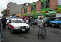 Aspecto de la calle Manzanares, en la zona oriente del Centro Histórico de la ciudad de México, donde las autoridades capaitalinas ejecutan un proyecto de rescate del espacio urbano